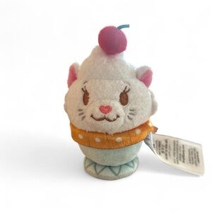 Disney Munchlings Classic Couplings Duchess Creme Brulee Milkshake 4.5" Plush